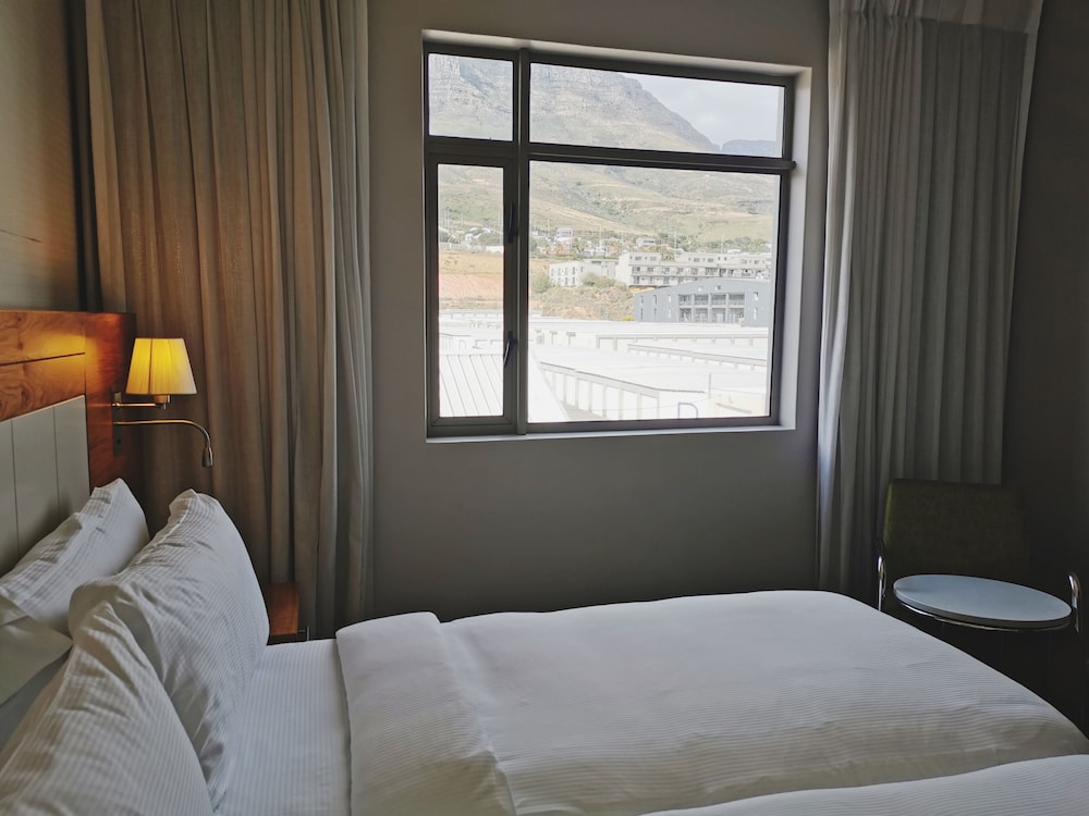 Room, 1 Queen Bed, Accessible - Photo 2