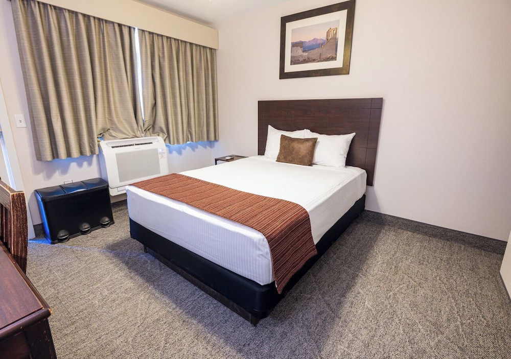 Standard Room with 1 Queen Bed