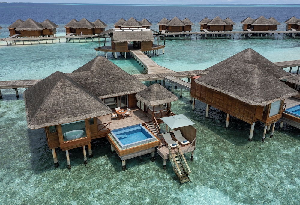 Lagoon Bungalow with Pool - Photo 3