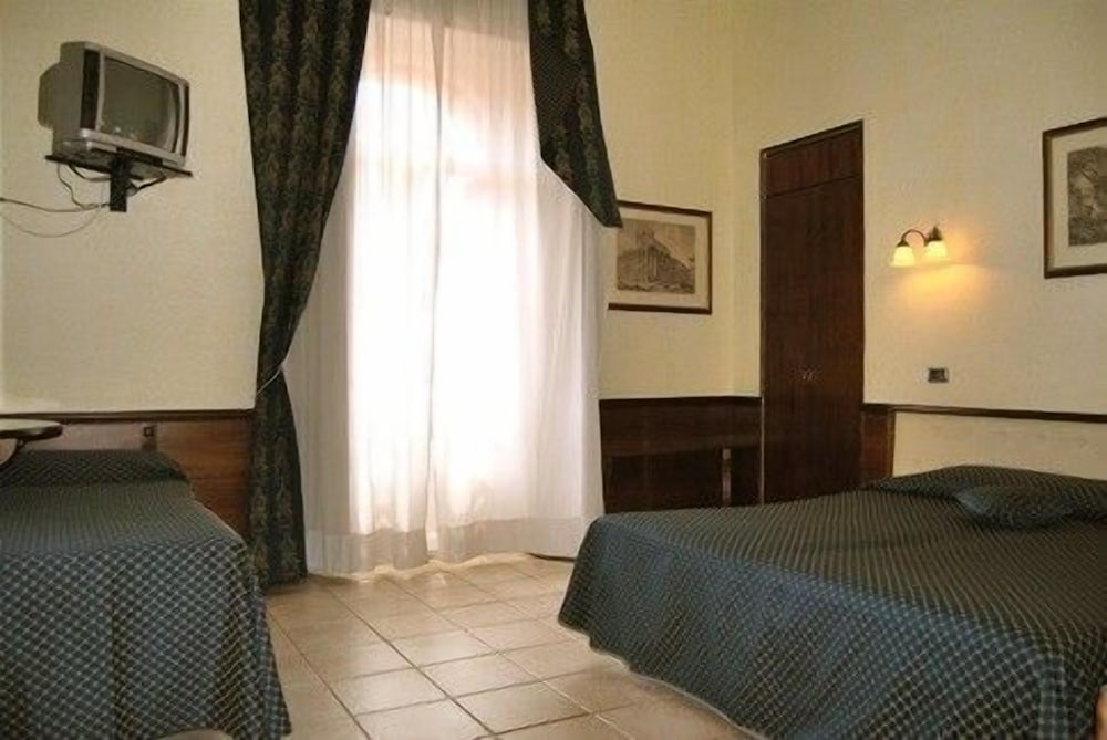 Double Room - Photo 3