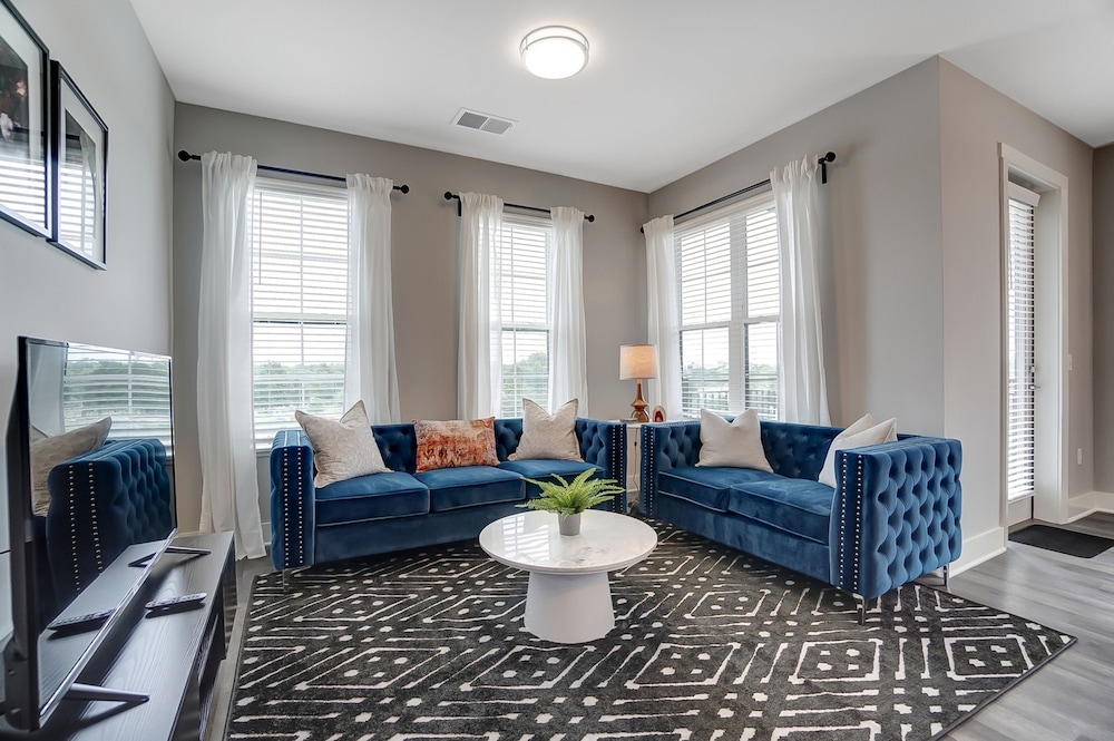 Opulent Corner 2BR Near OSU w Garage Parking, Zdjęcie 4