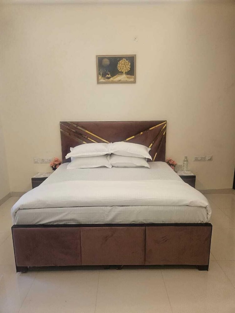 Deluxe Double or Twin Room, Courtyard View photo 1