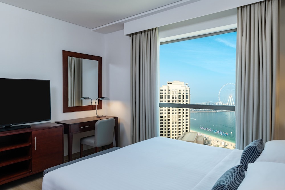 Suite, 4 Bedrooms, Balcony