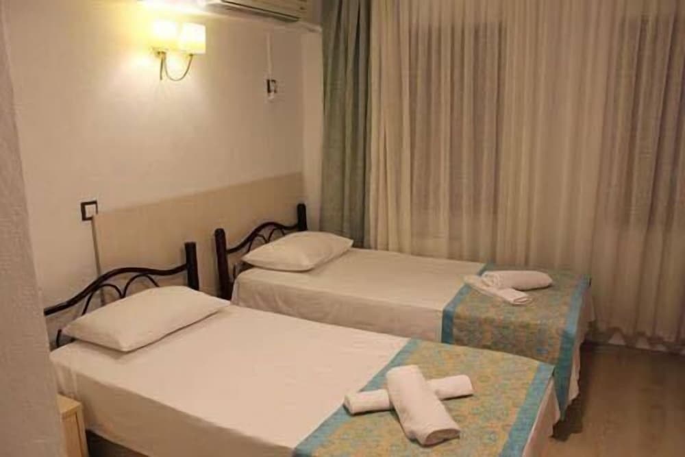 Standard Double or Twin Room photo 2