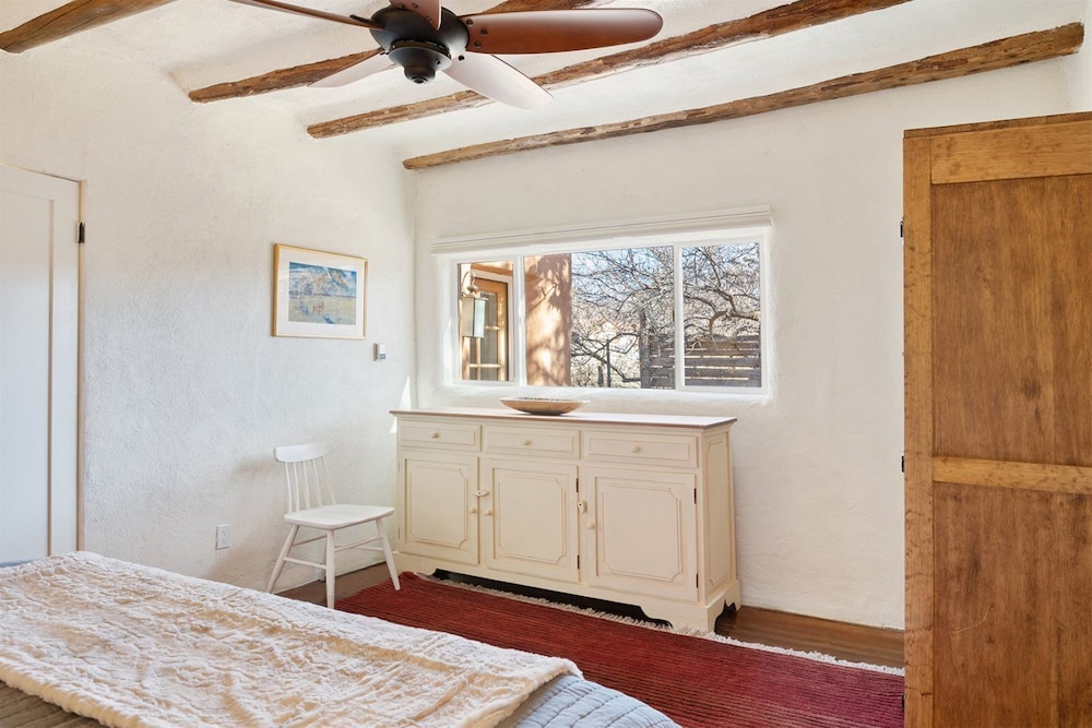House (Casa de Trinidad - Historic Railyard ) photo 1