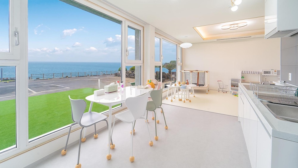 Basic Room, 1 Bedroom (Pandagom(1Cheung/Oceanview)-Kidsroom) - Photo 15