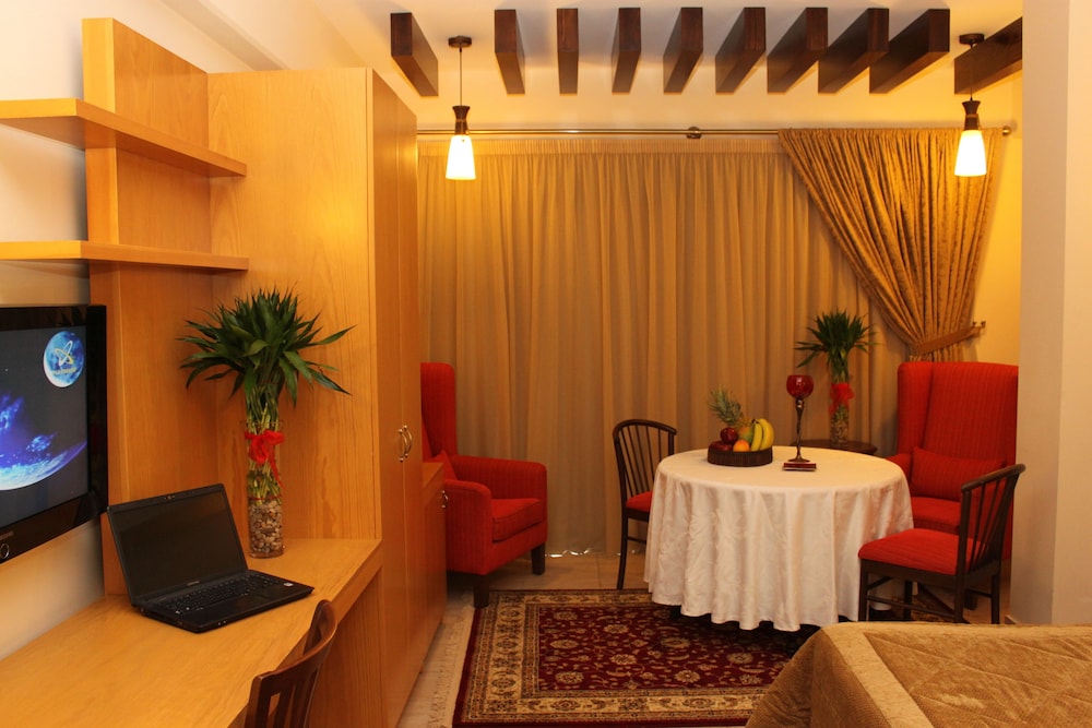 Executive Suite photo 2