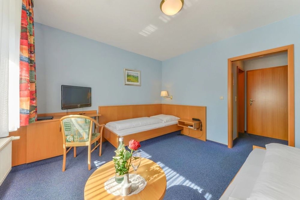 Single Room photo 2