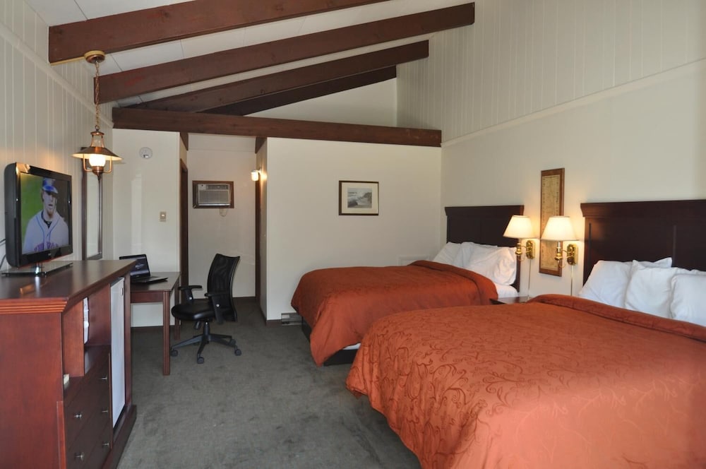 Room, 2 Queen Beds, Lakeside photo 3