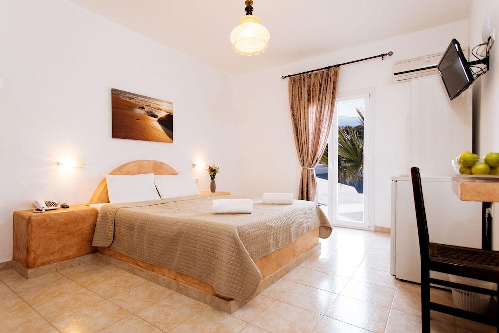 Suite - Photo 11
