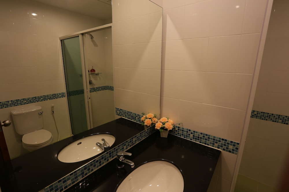 Standard Room Only photo 3