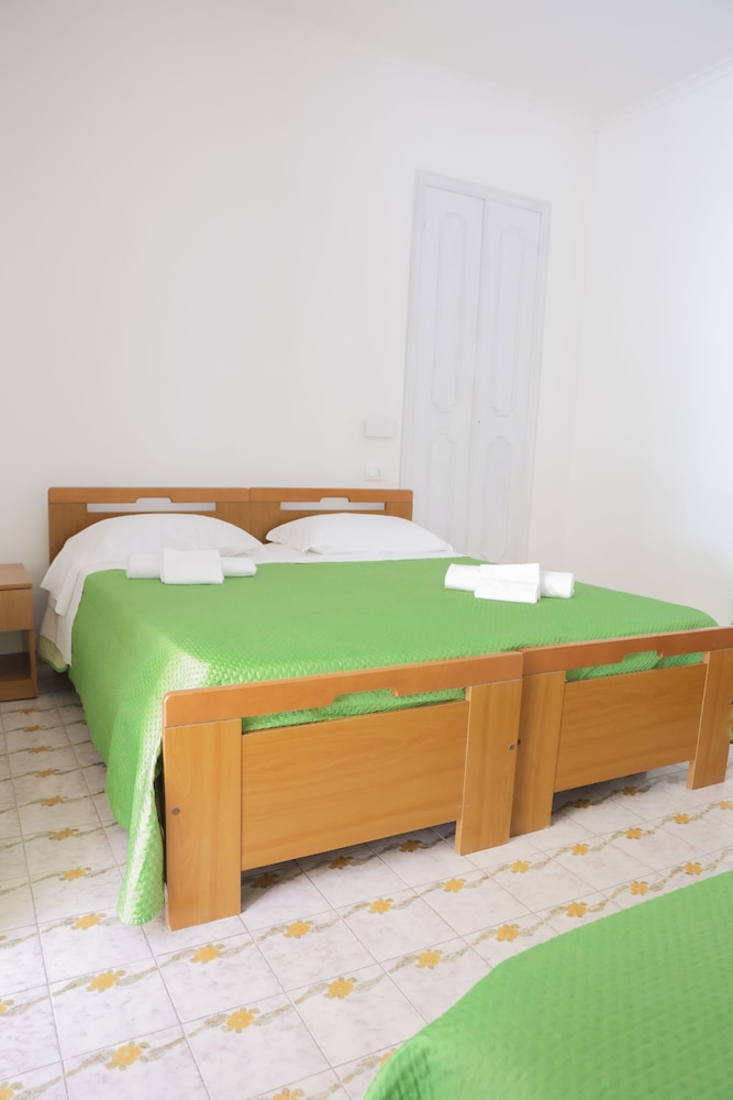Standard Room photo 2