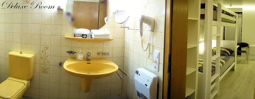 Deluxe Quadruple Room, City View (3) photo 2