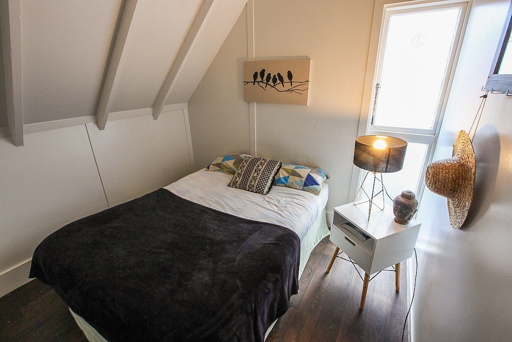Double Room, 1 Queen Bed photo 1