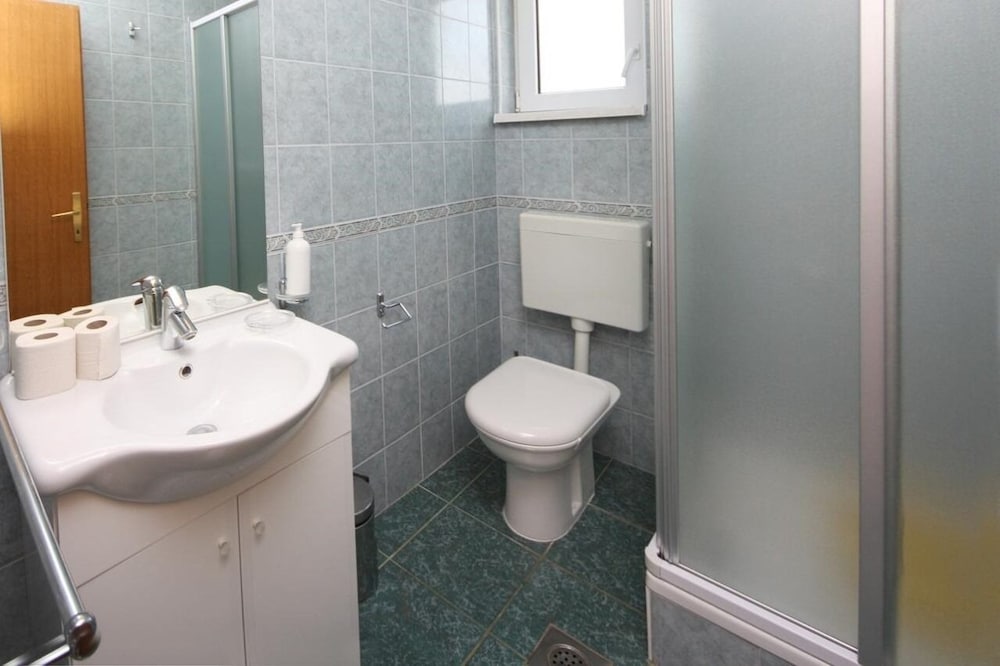 Apartment (Dragan  - close to the sea & center -)