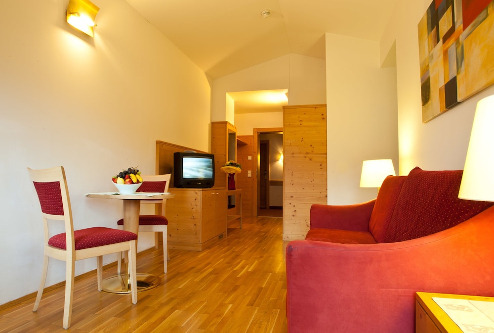 Studio, 1 Bedroom, Balcony, Mountainside photo 1