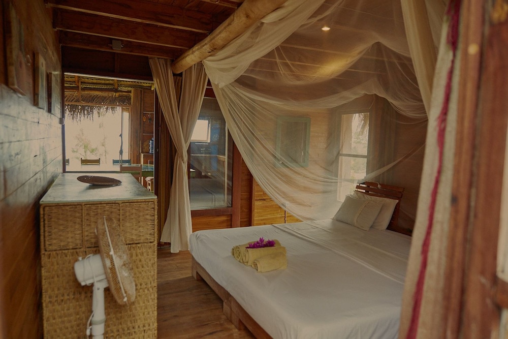 Design Villa, 3 Bedrooms, Beachfront photo 2