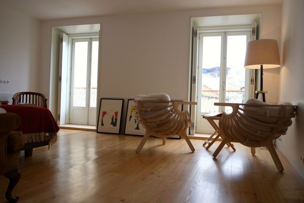 Suite, City View