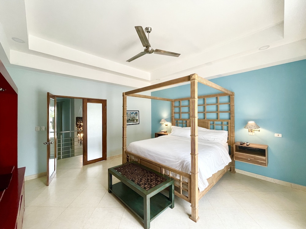 Condo, 5 Bedrooms