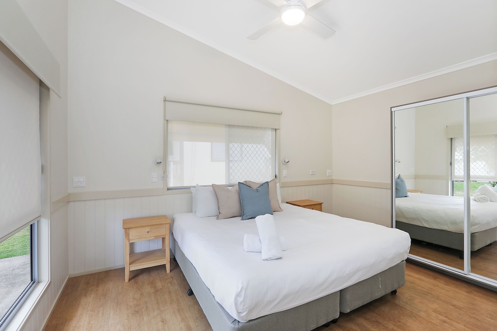 Deluxe Cabin - Sleeps 5 - Accessible photo 2