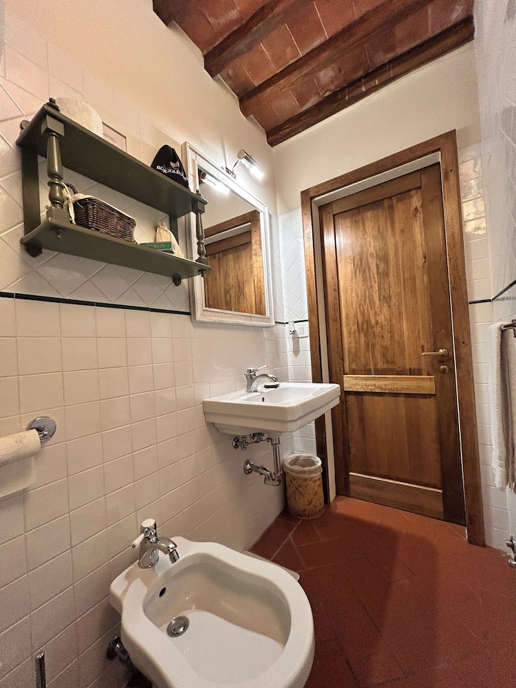 Classic Double or Twin Room, Vineyard View photo 3