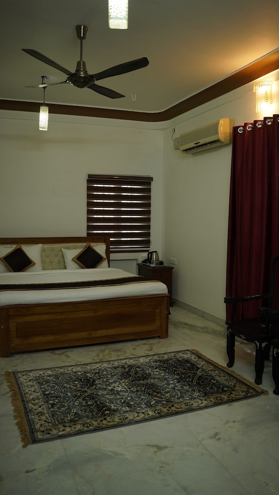 Standard Double Room, Garden View