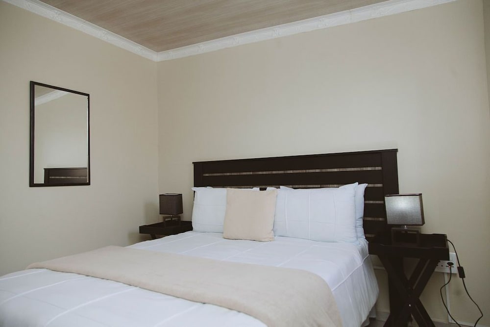 Deluxe Double Room Single Use photo 3