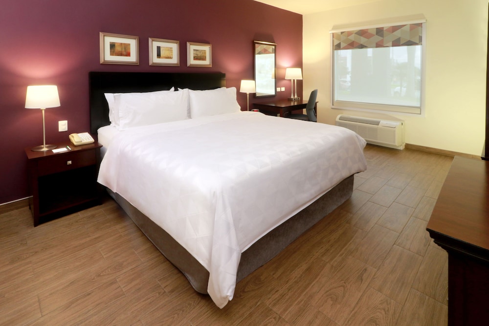 Standard Room, 1 King Bed - Photo 5