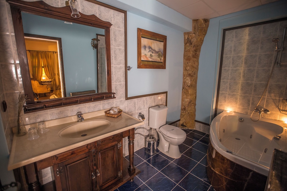 Standard Room - Photo 13