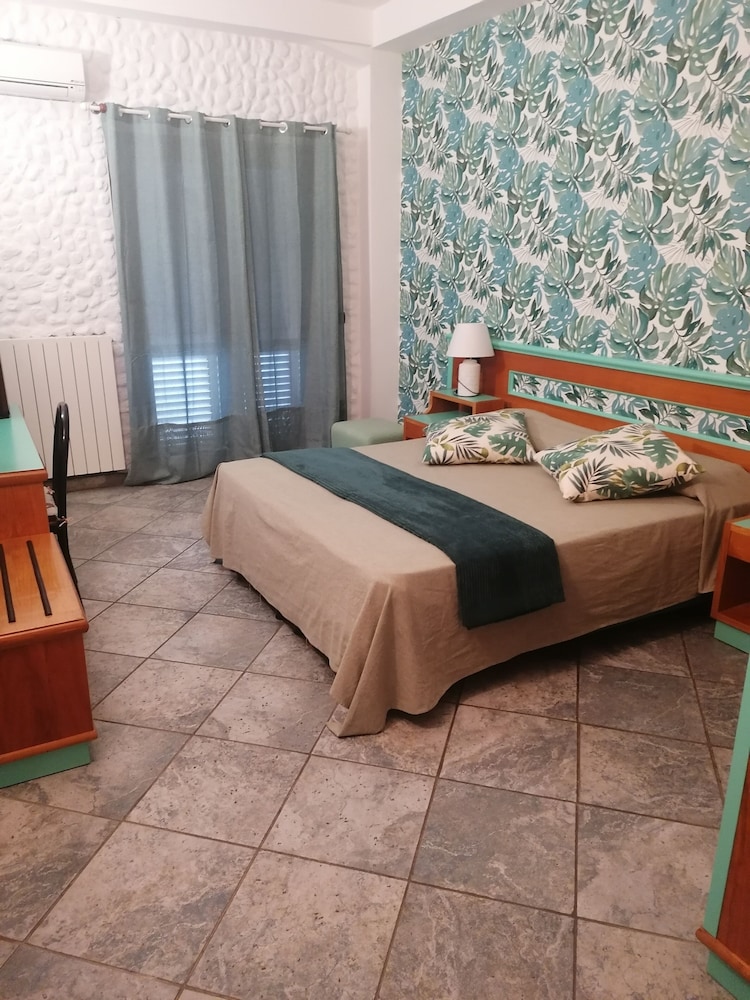 Double or Twin Room, Sea View photo 1