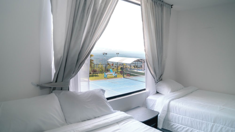 Classic Room, 2 Double Beds, Pool View photo 3
