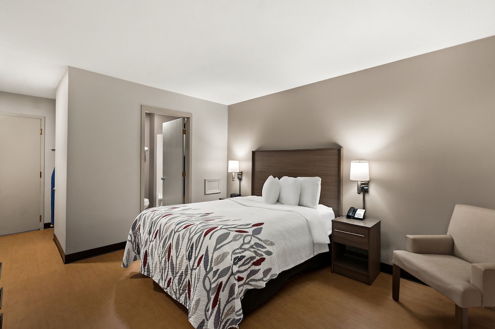 Deluxe Room, 1 Queen Bed (Smoke Free) - Photo 2