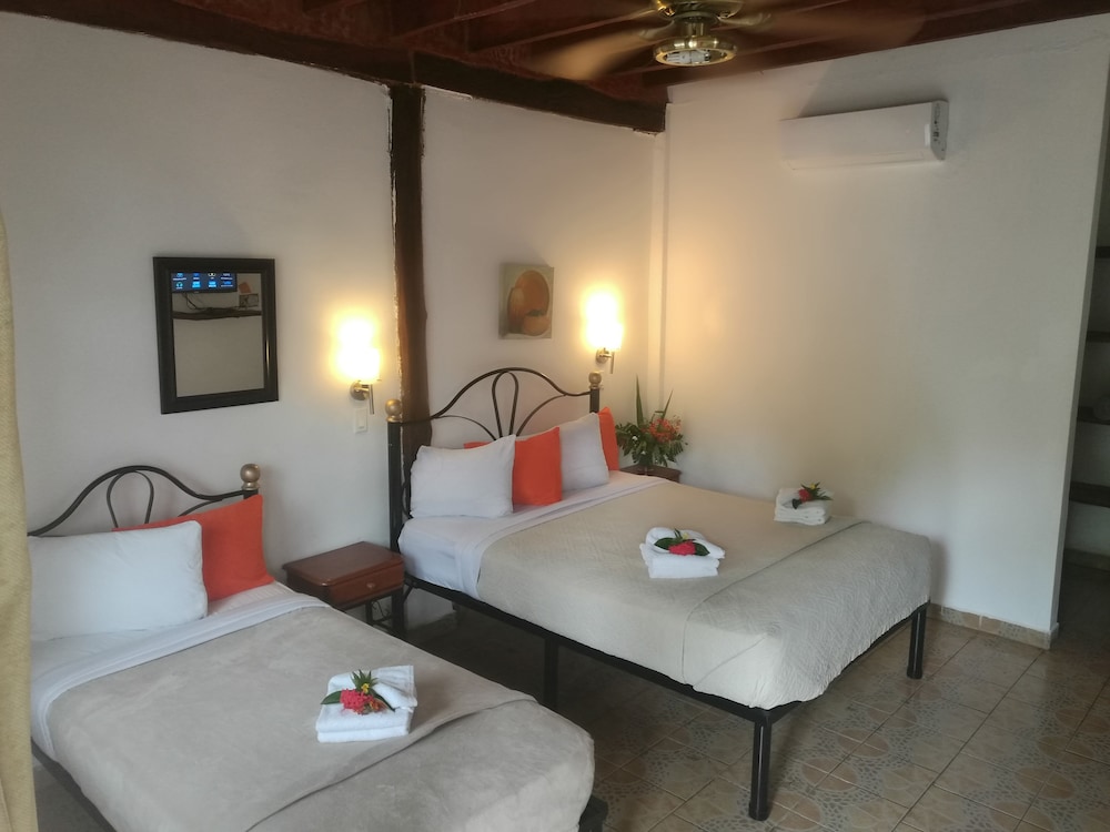 Double or Twin Room photo 3