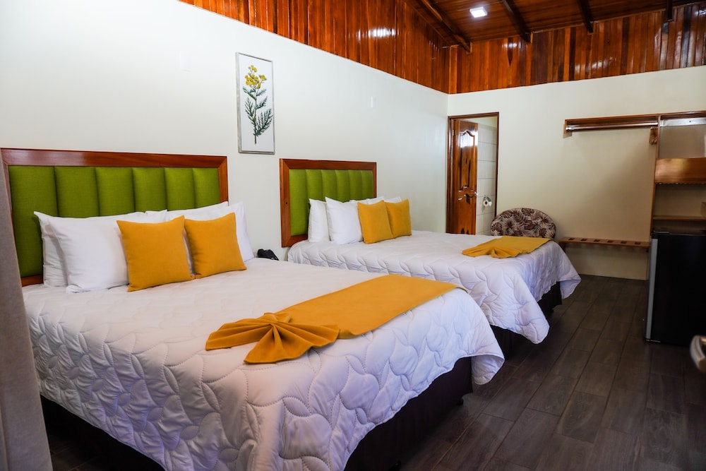 Guaria 2 Cama Queen