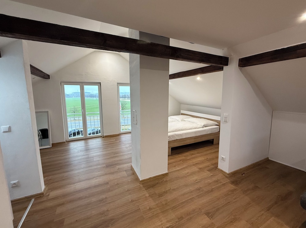 Studio Suite, Balcony, Garden View