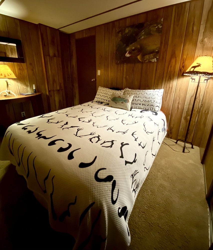 Classic Cabin, Multiple Beds, Non Smoking, Mountain View photo 2