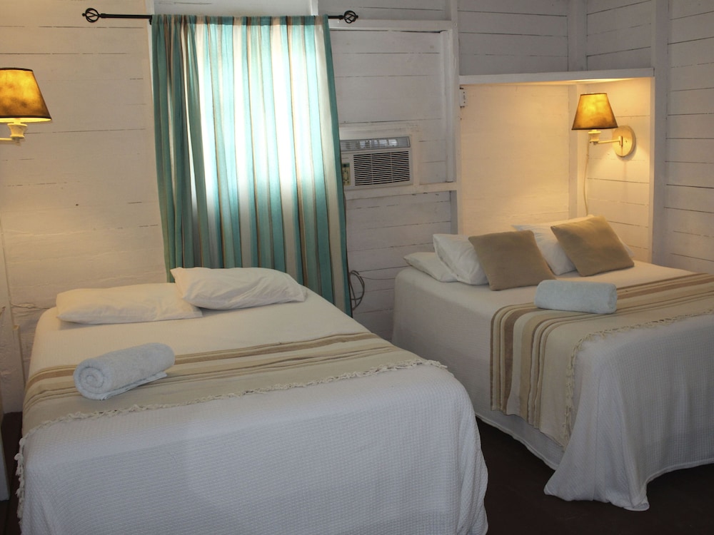 Family Room, Multiple Beds photo 2