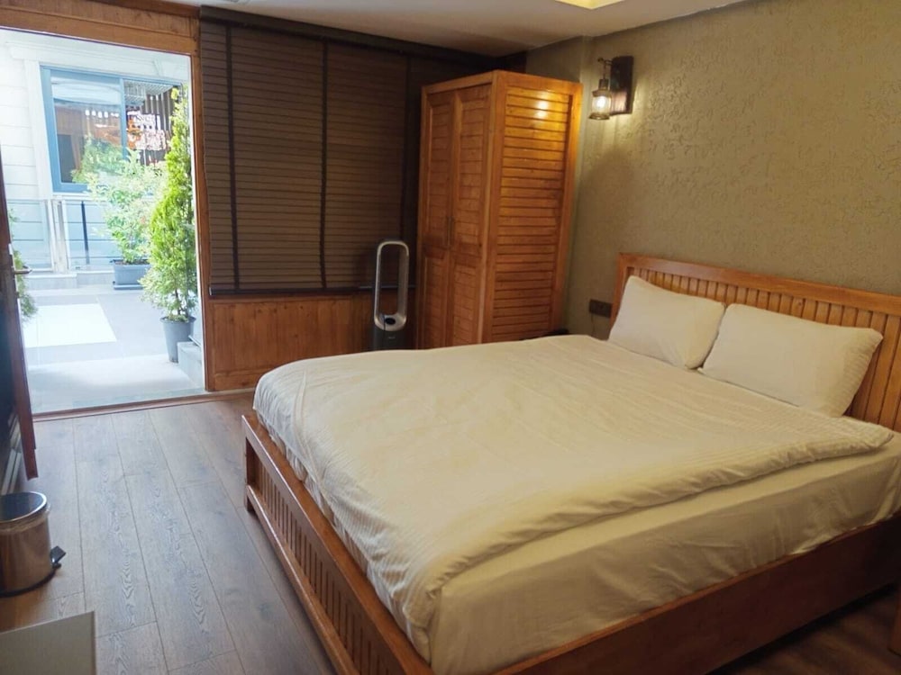 Basic Double Room, 1 King Bed, Garden Area