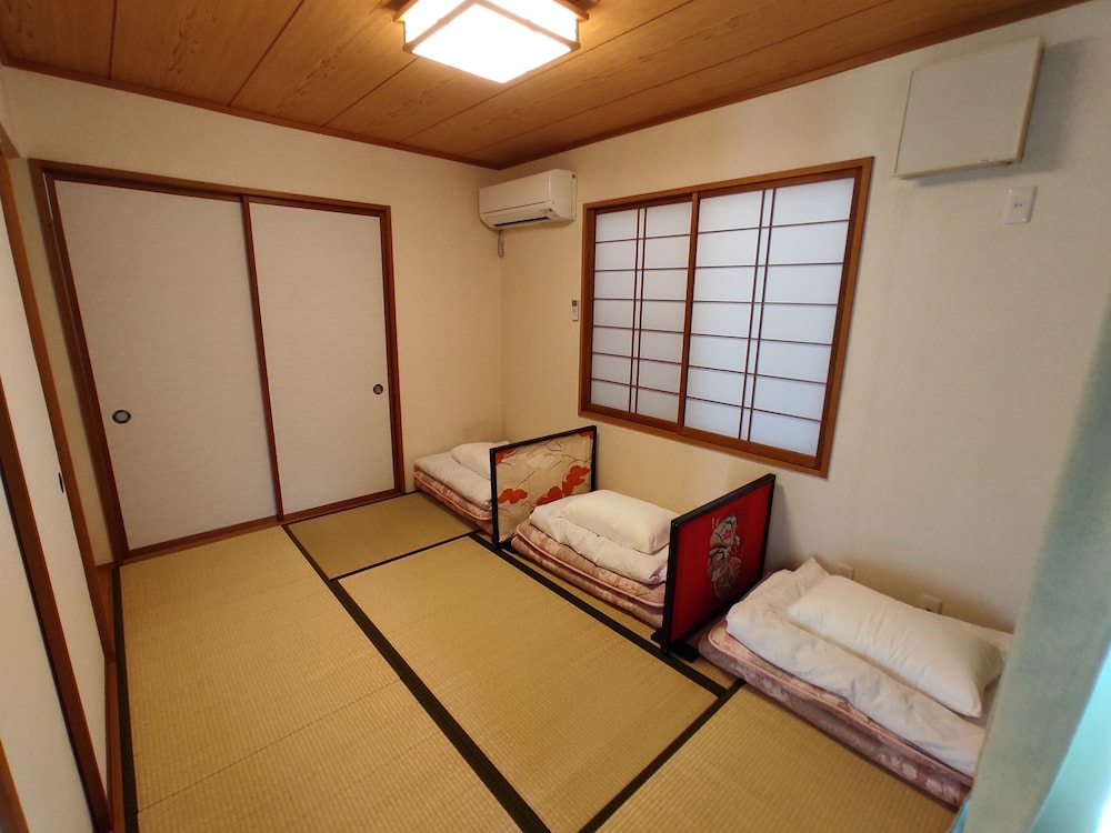 Shared Dormitory, Women only photo 1