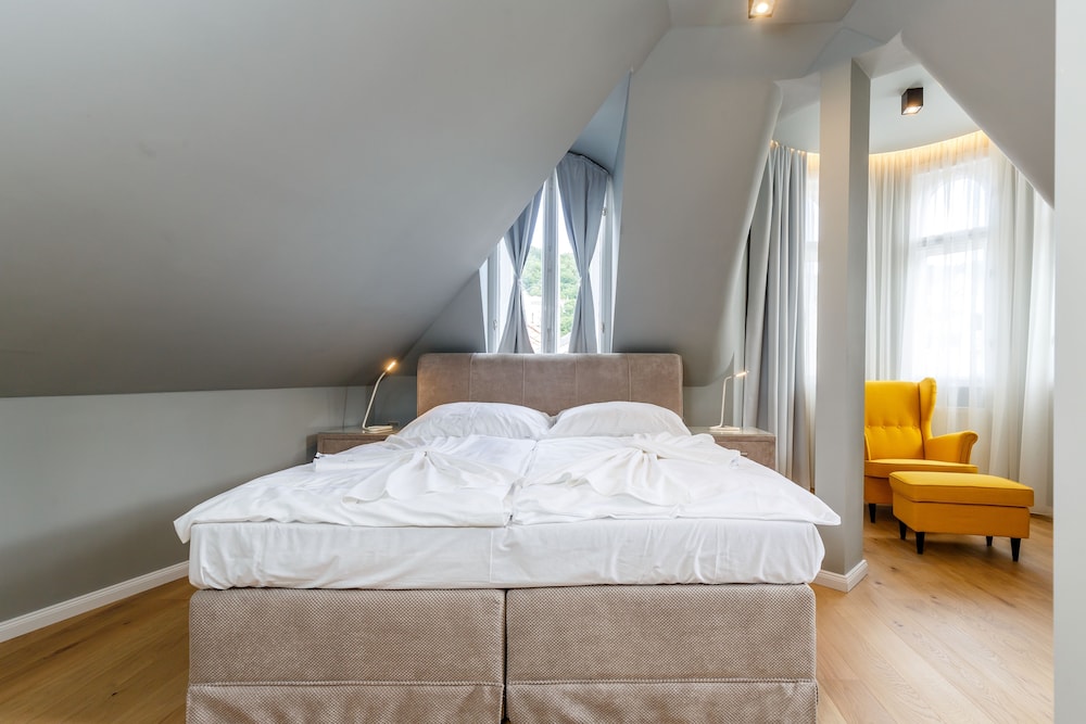 Premium Apartment, 1 Bedroom, Kitchenette, River View (55 sqm) photo 3