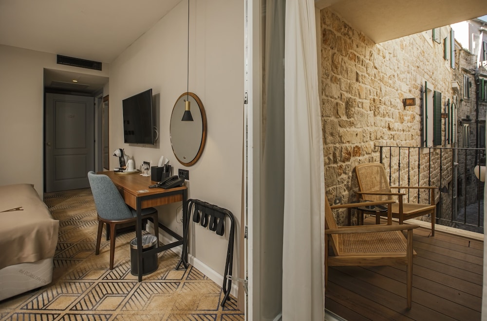 Deluxe Double or Twin Room, Balcony, City View