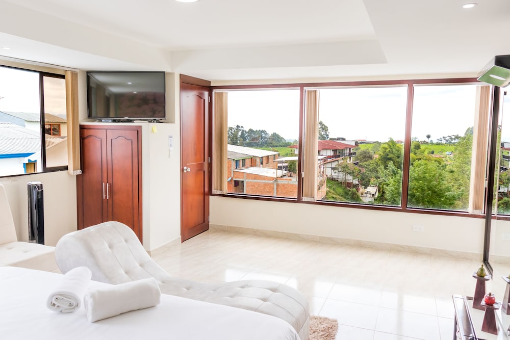 Luxury Suite, 1 Double Bed, Mountain View photo 2
