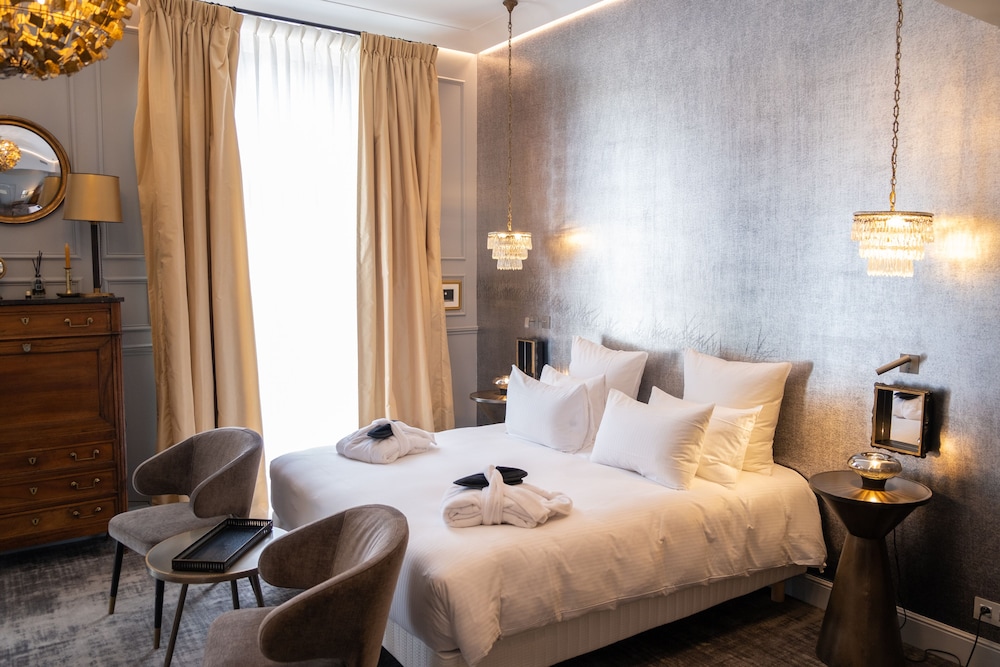 Deluxe Room, 1 Double Bed - Photo 7