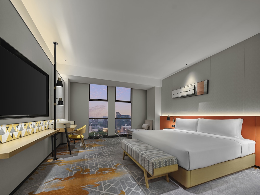 Deluxe Suite, 1 King Bed photo 2