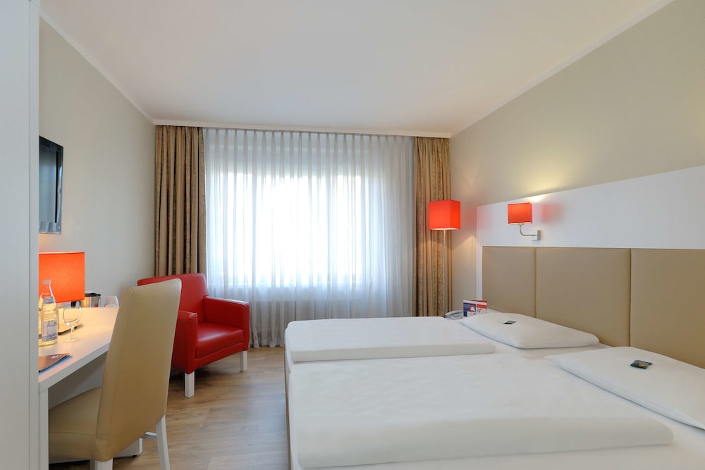 Comfort Room, 2 Twin Beds, Bathtub photo 2