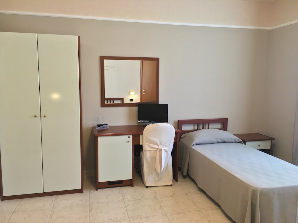 Single Room photo 1