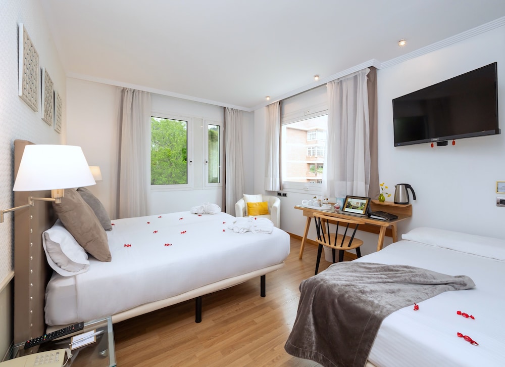 Triple Room (2 Adults and 1 Child)