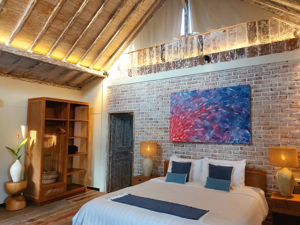 Deluxe Double or Twin Room, 1 King Bed, Private Pool, Pool View photo 3
