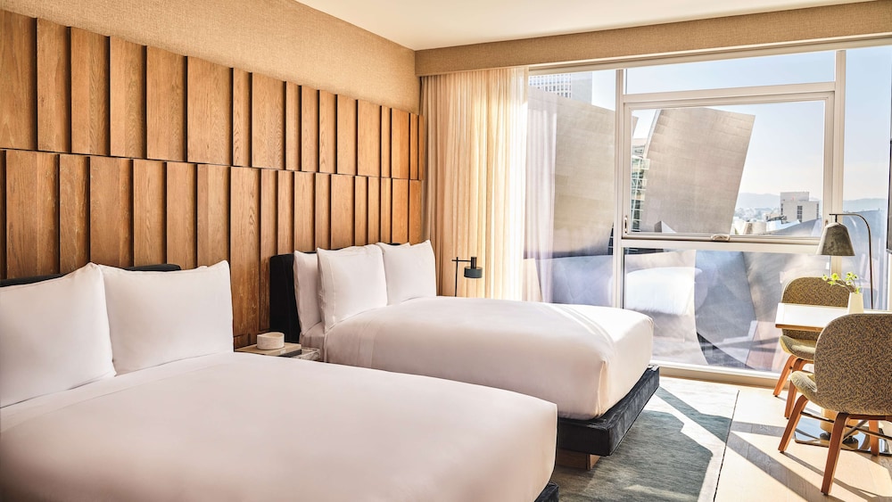 Premium View Two Full Beds Hearing Accessible