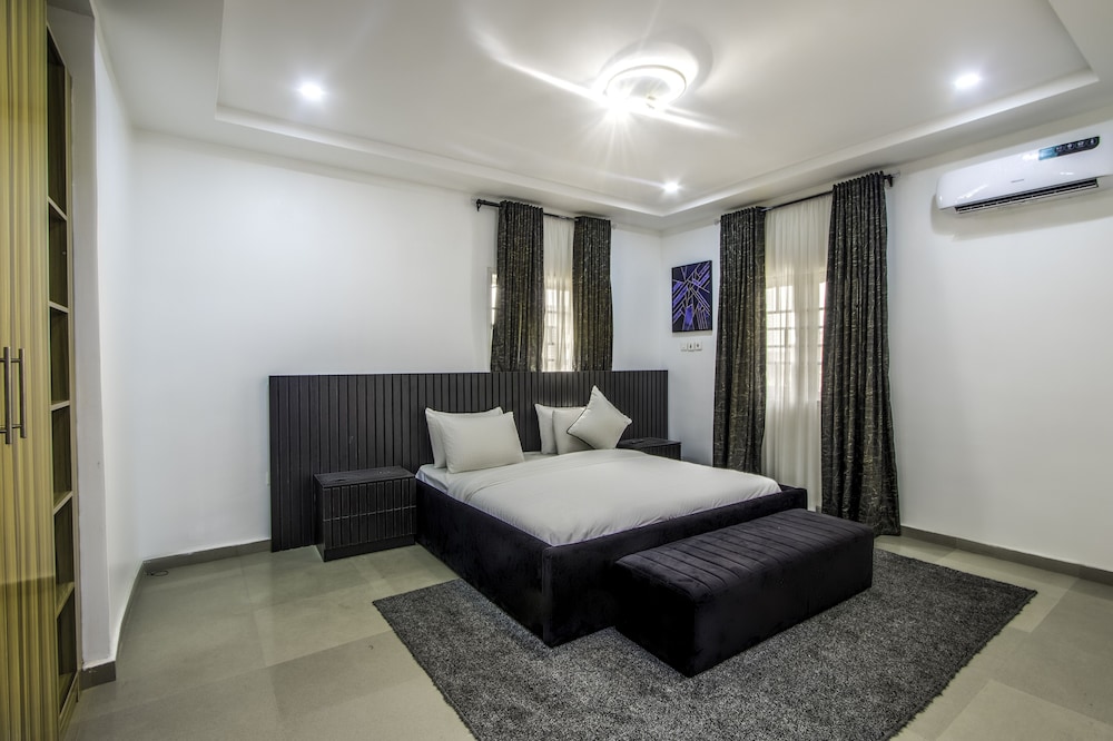 Apartment - Photo 2